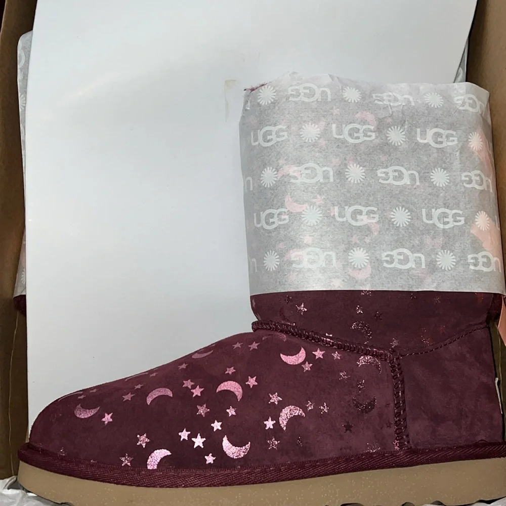 Ugg Big Girls Bailey Bow Moon and Stars wild grape 🍇 purple size US 4